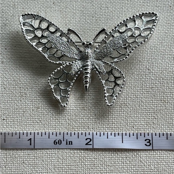 Vintage Sarah Coventry Silver-Tone Butterfly Brooch – Signed - Picture 3 of 4